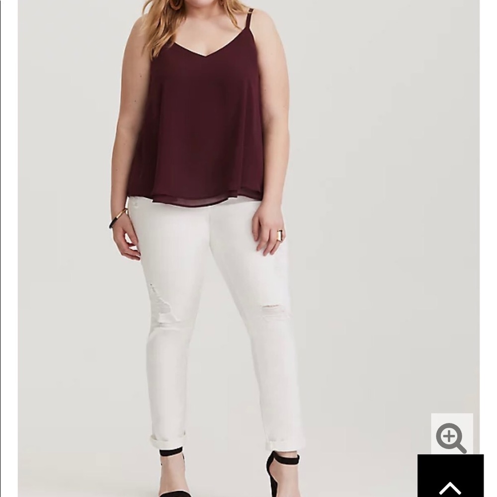 BNWT TALL - boyfriend distressed white jeans tall